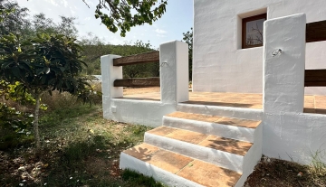 Resa Estates Ibiza finca te te koop for sale santa Gertrudis stairs garden.jpg